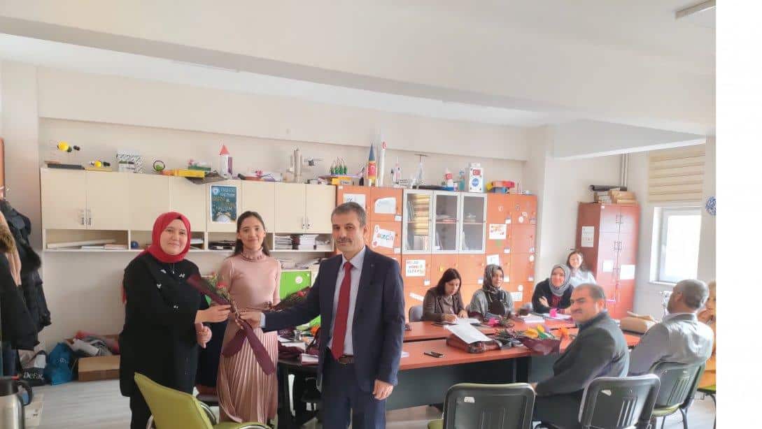 İlçe Milli Eğitim Müdürümüz Bilal ŞEN' 8 Mart Dünya Kadınlar Günü Sebebiyle Okullarımızı Ziyaret Etti