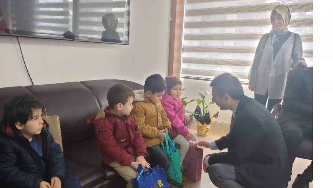 Gülten Dayıoğlu Anaokulu Öğrencileri Heyman Etkinlikleri Kapsamında İlçe Milli Eğitim Müdürümüz BilAL ŞEN'i Ziyaret  Etti