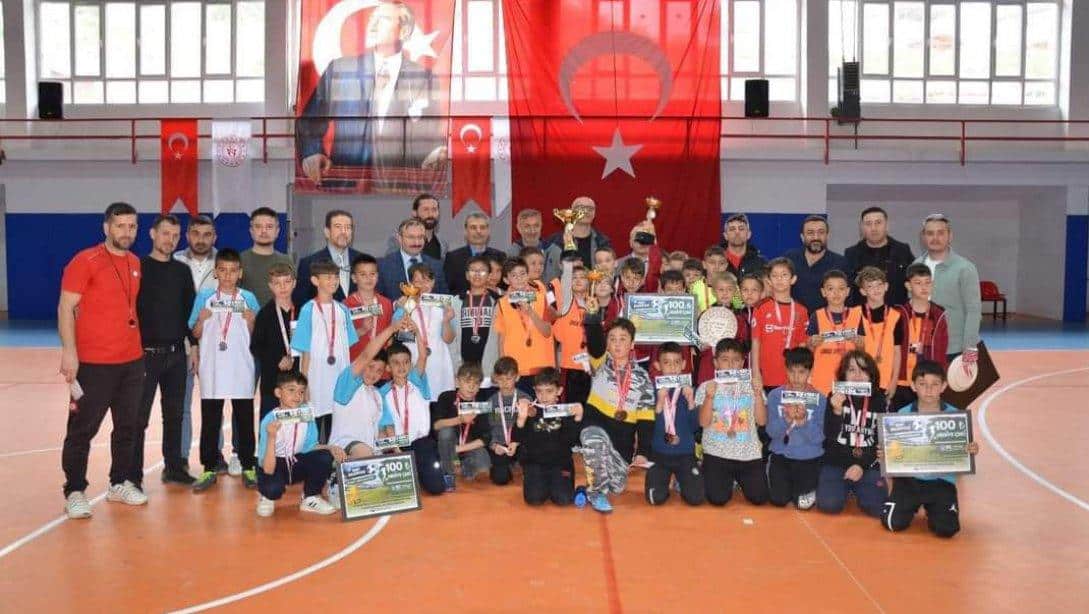 Emet Belediyesi Tarafından Düzenlenen Futsalsal Turnuvasında Sporun, Rekabetin Ve Kardeşliğin Heyecanını Yaşandı